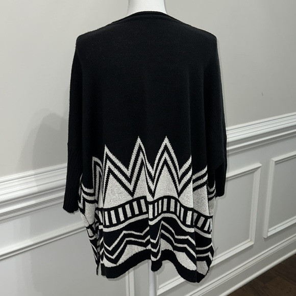Hannah Boho Black and White Round Neck 3/4 Sleeve Sweater size XL - Picture 4 of 7